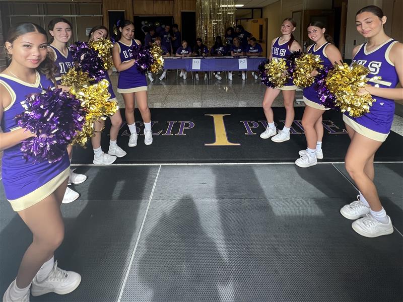 Islip HS Holds Record-Breaking Freshman Orientation